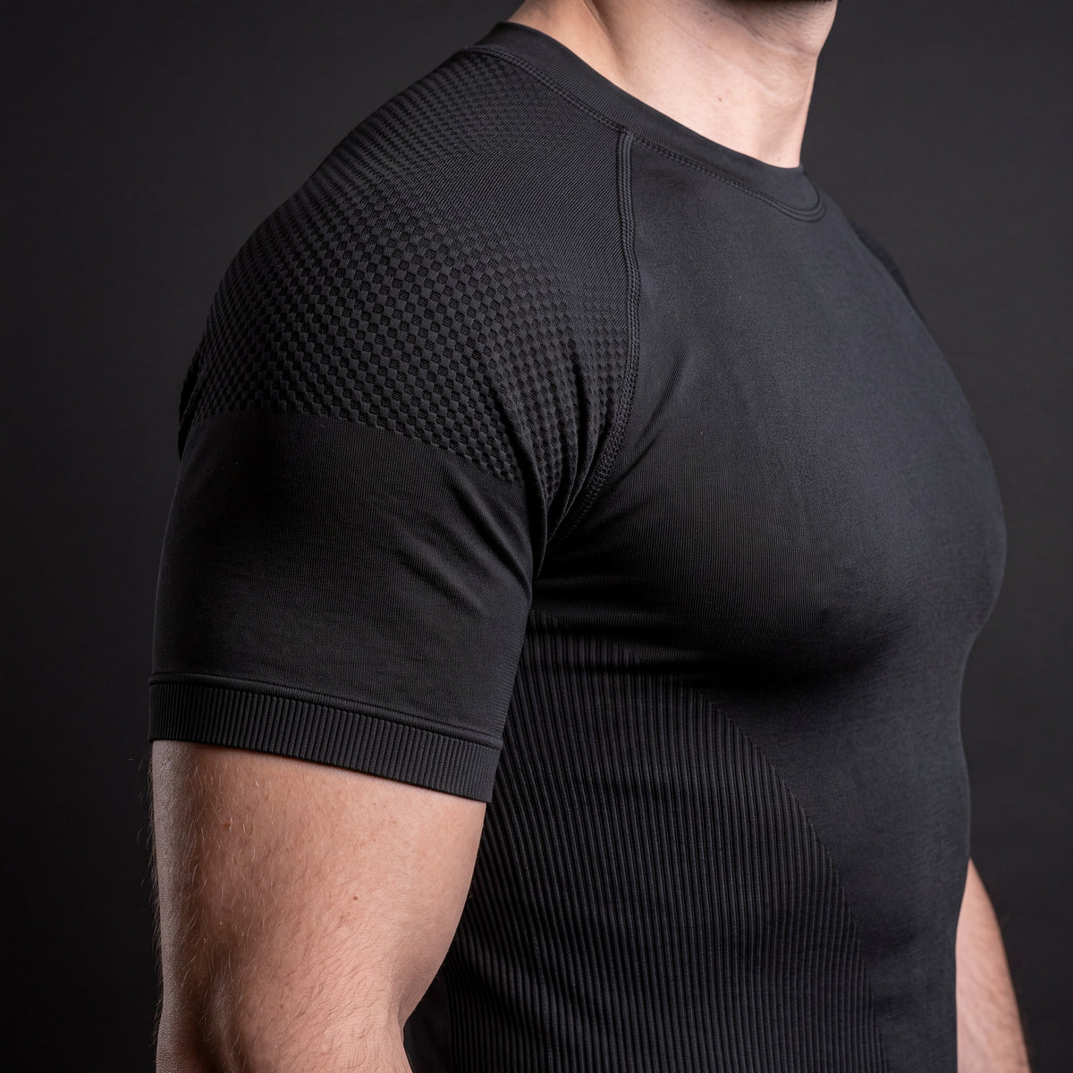 Knight compression shirt Black - sleeve detail