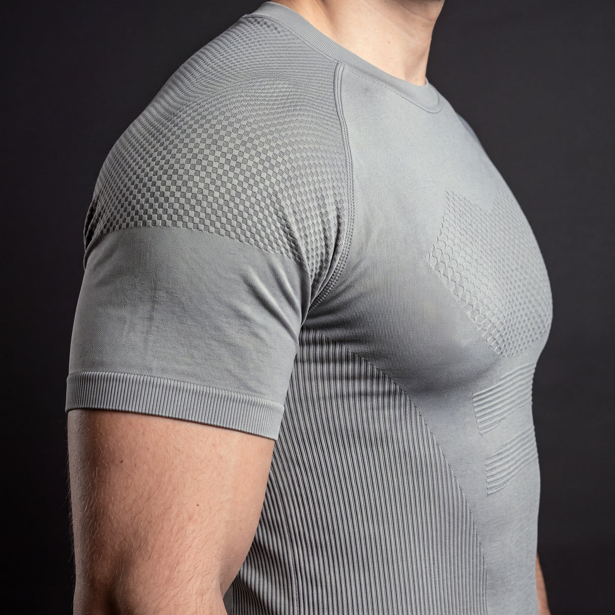 Knight compression shirt Gray - sleeve detail