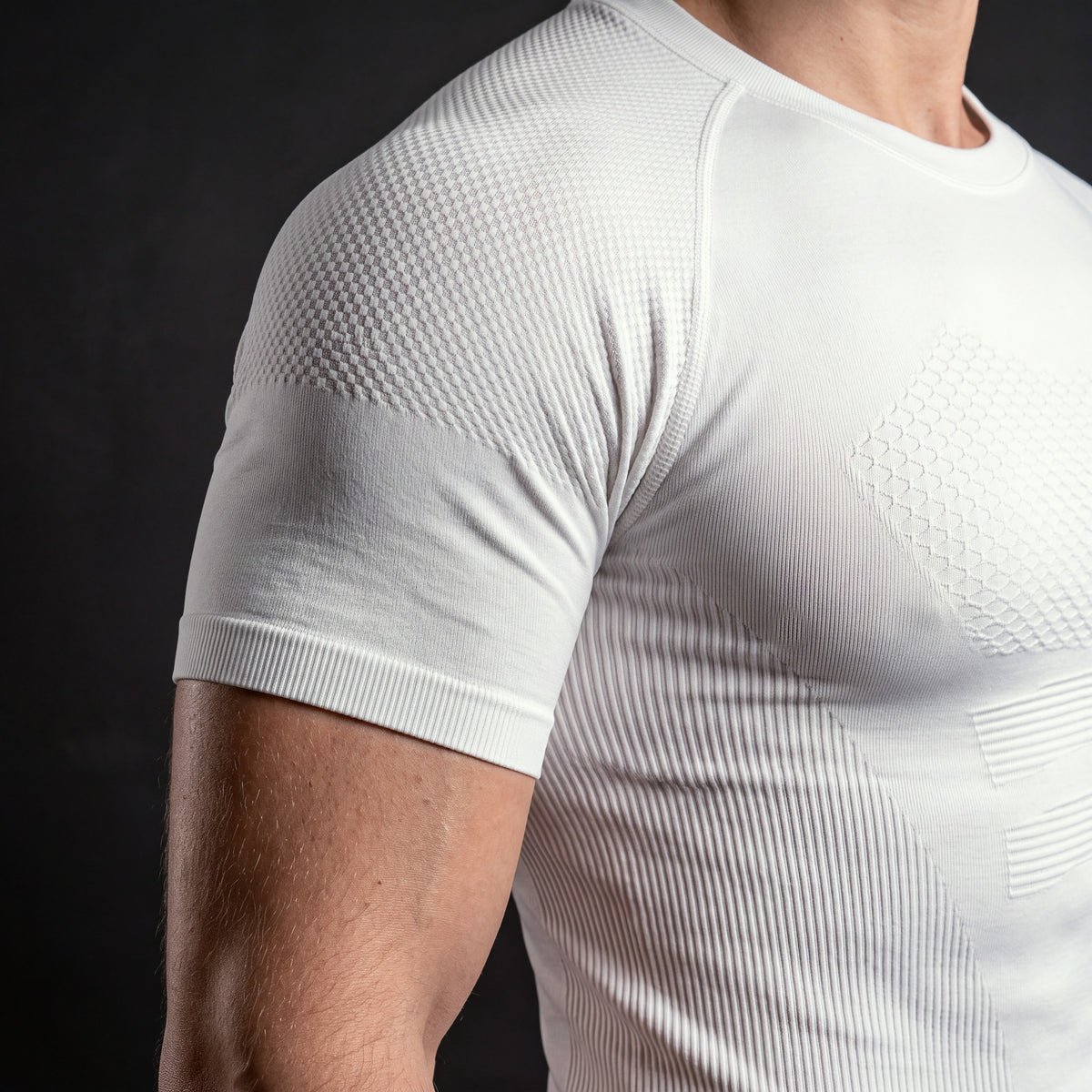 Knight compression shirt White - sleeve detail